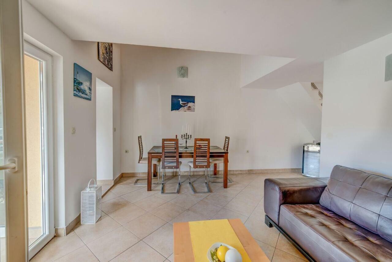 Apartments Savar - Ilo Brbinj Экстерьер фото